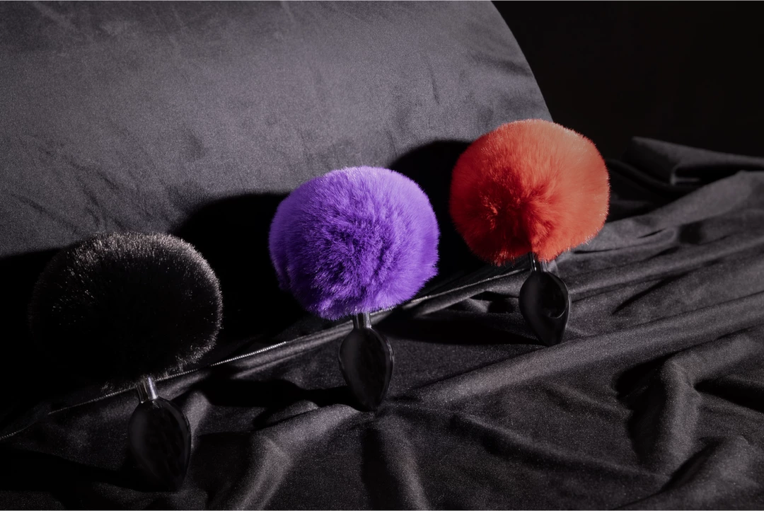 Bunny Tail with Metal Butt Plug - Purple - Image 2